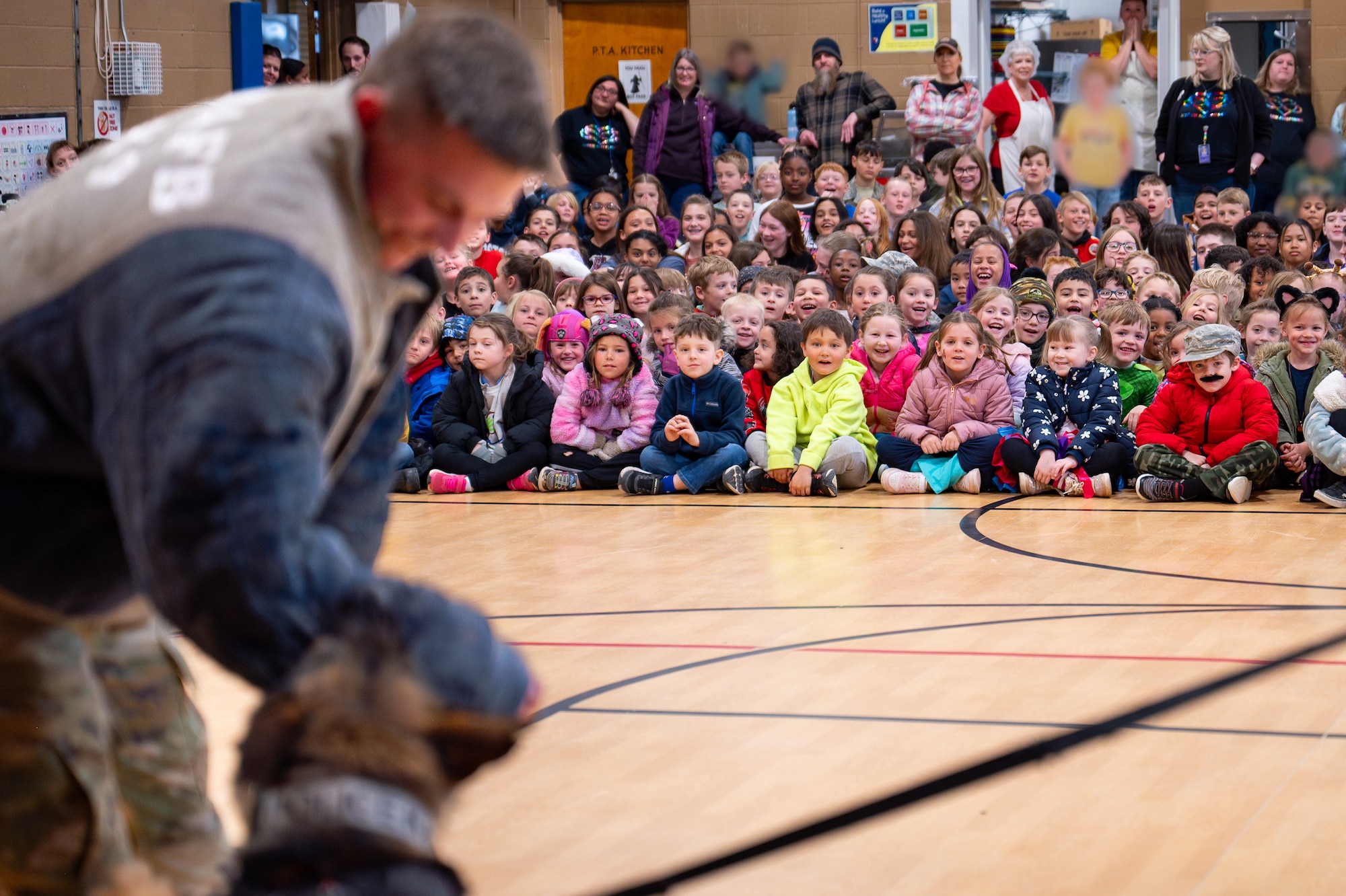 Malmstrom kennel performs demo for local elementary school