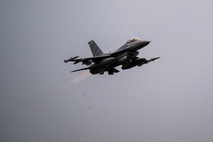 F-16 Fighting Falcon.