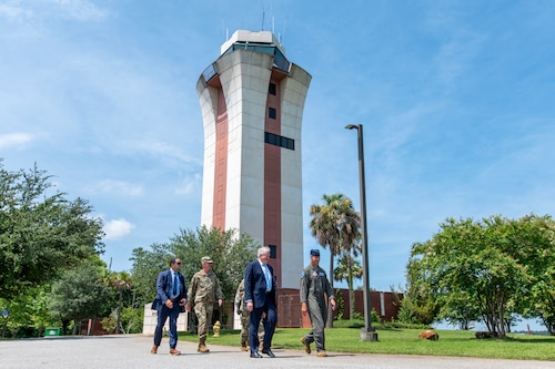 Secretary of the Air Force Frank Kendall talks with key leaders at McEntire Joint National Guard Base, South Carolina, July 31, 2024. The South Carolina Air National Guard's 169th Fighter Wing hosted Kendall to discuss their recent six-month overseas deployment utilizing the Expeditionary Air Base (XAB) model. Kendall engaged with personnel to evaluate the operational effectiveness of the AEW model and its impact on mission outcomes, highlighting the 169th FW’s role in advancing this innovative deployment strategy. (U.S. Air National Guard photo by Master Sgt. Megan Floyd)