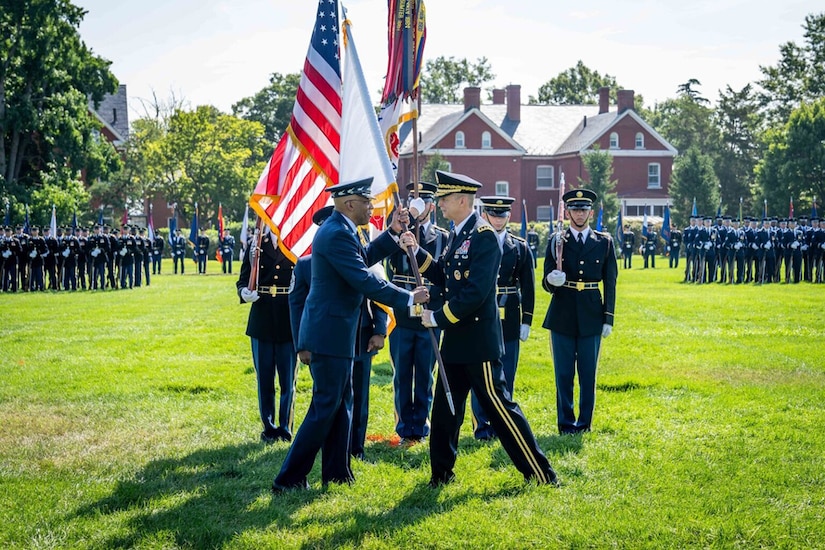 Brown Honors Outgoing Guard Chief During Relinquishment of Responsibility Ceremony