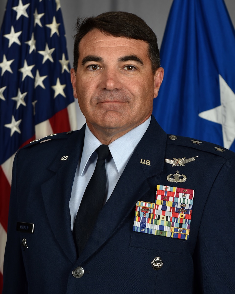 Maj Gen Wolfe Davidson official photo
