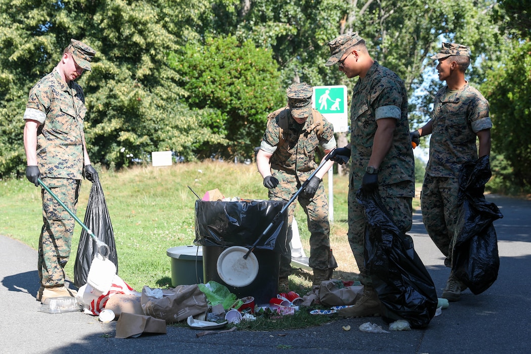 U.S. Marines pick up trash at Myrtle Edwards Park for Seattle Fleet Week Aug. 3, 2024. Seattle Fleet Week is a time-honored celebration of the sea services and provides an opportunity for the citizens of Washington to meet Sailors, Marines and Coast Guardsmen, as well as witness firsthand the latest capabilities of today’s maritime services. (U.S. Navy photo by Mass Communication Specialist 3rd Class Justin Ontiveros)