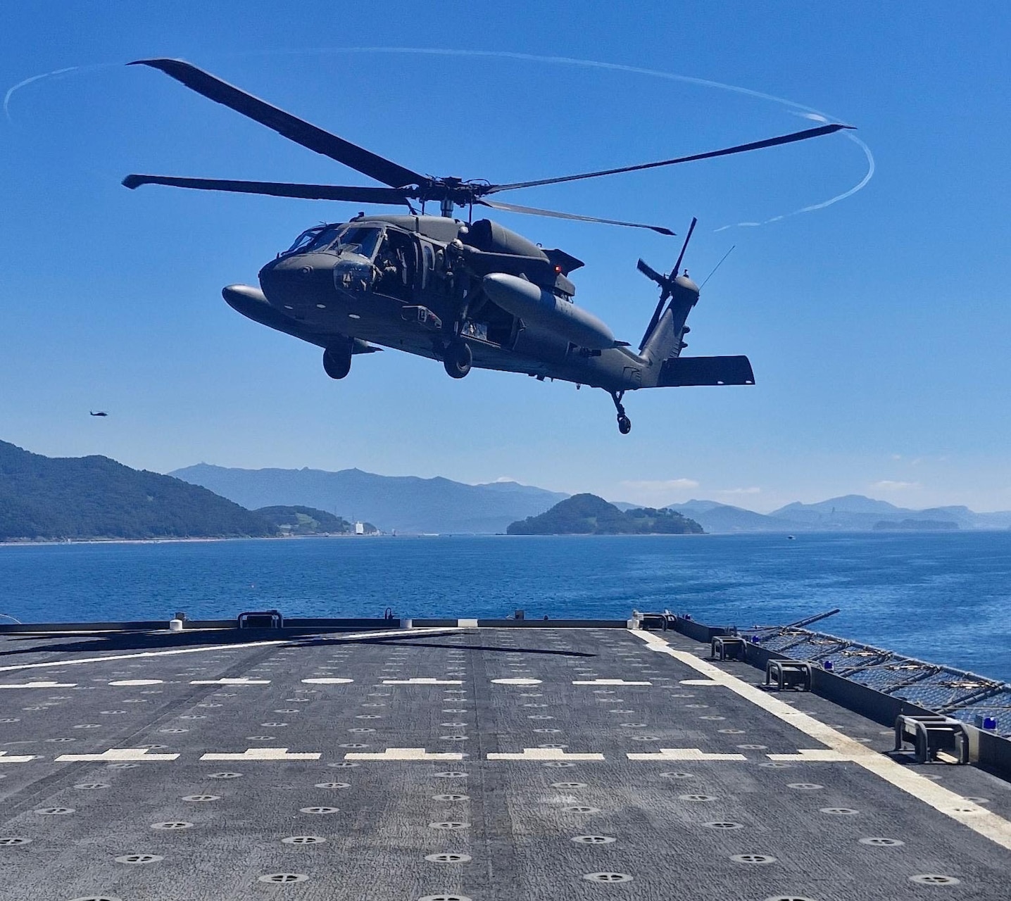 U.S. Army UH-60M Black Hawk helicopter with 2nd Battalion, 2nd Aviation Regiment, 2nd Combat Aviation Brigade lands aboard Lewis and Clark-class dry cargo ship USNS Sacagawea (T-AKE 2), off the coast of Jinhae, South Korea, July 31, 2024. (Courtesy photo)