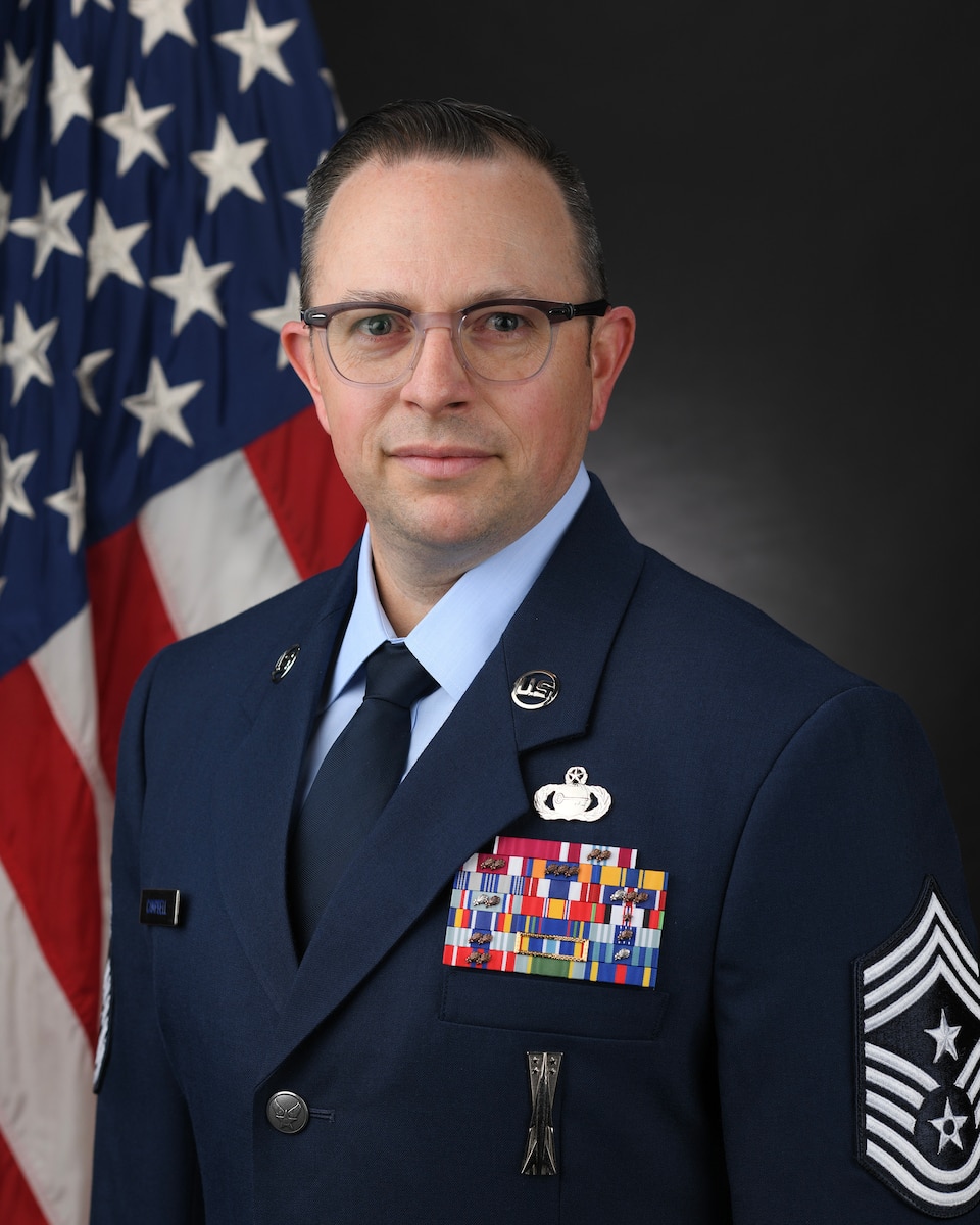 Official photo of CMSgt Shaun E. Campbell