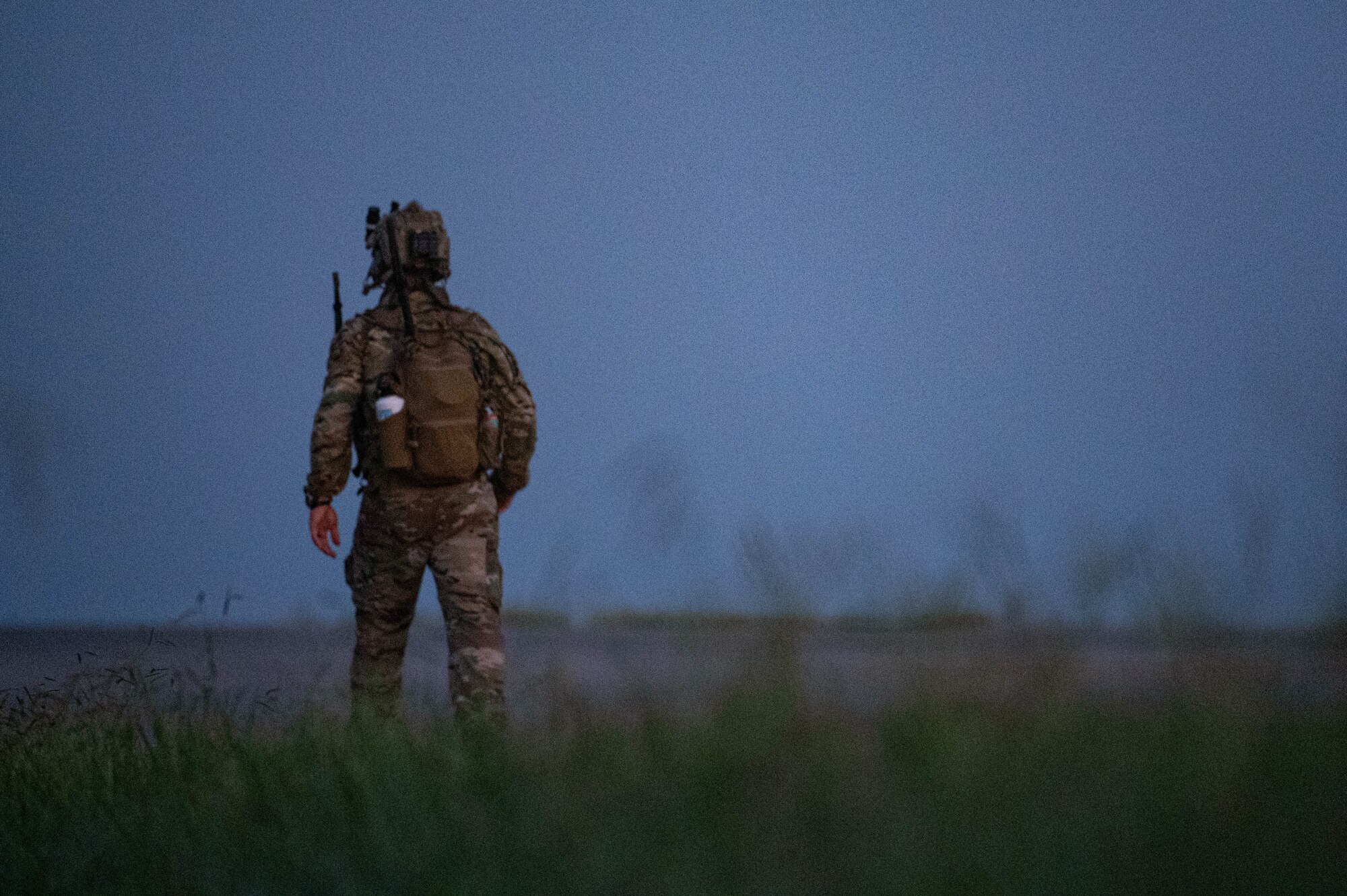 A U.S. Air Force Special Tactics Airman assigned to the 1st Special Operations Wing, secures a landing zone on Highway 63 during Emerald Warrior 24 FTX II in Bono, Arkansas, August 4, 2024.