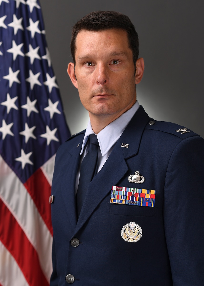Colonel Zachary Gray Official Photo