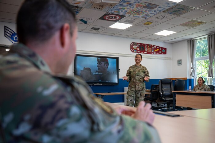 TSgt teaches class