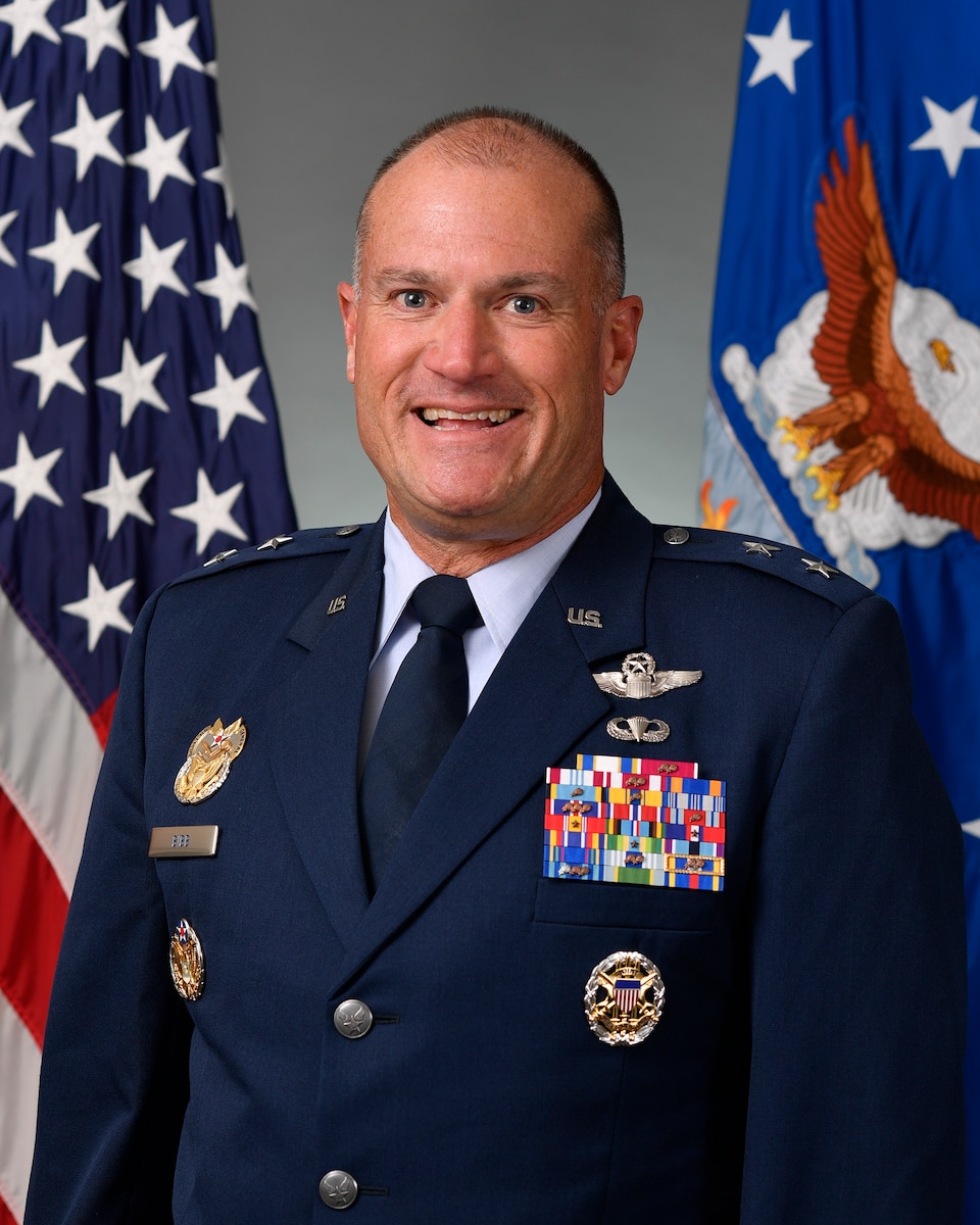 Official photo of Maj. Gen. Kenneth Bibb.