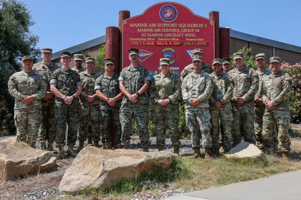 U.S. Marines host U.S. Army Air Defense Artillery Fire Control Officer ...