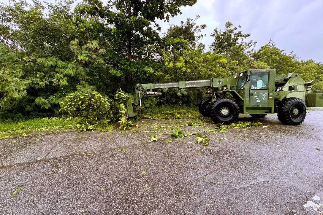 Army Reserve Soldiers from 1st Mission Support Command clear roads in Ceiba, Puerto Rico