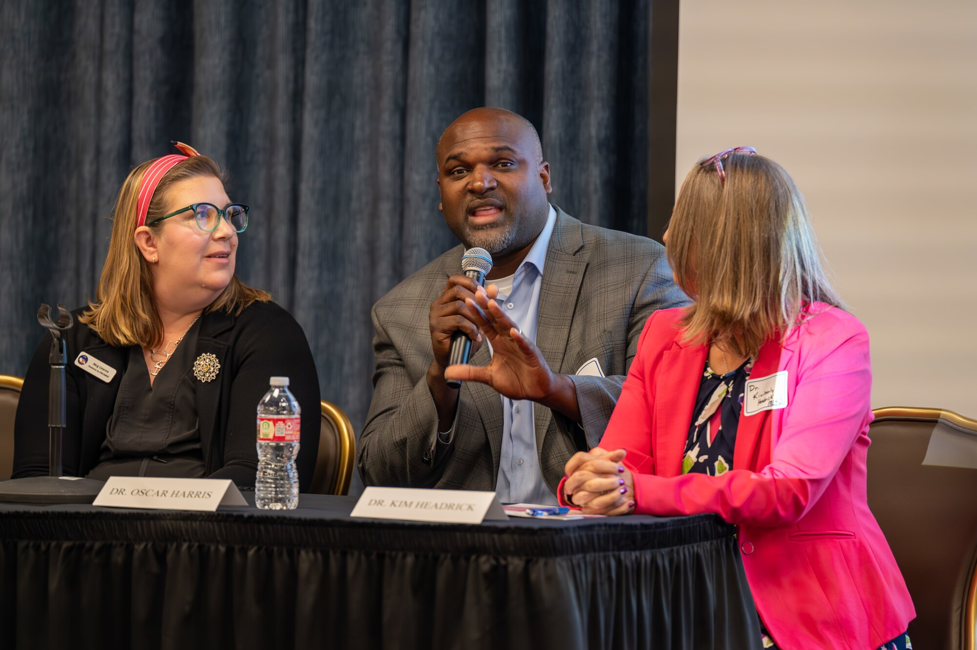 Dr. Oscar Harris, center, Eastern Washington University chief family and community engagement officer