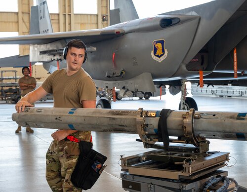 2 Q weapons load competition