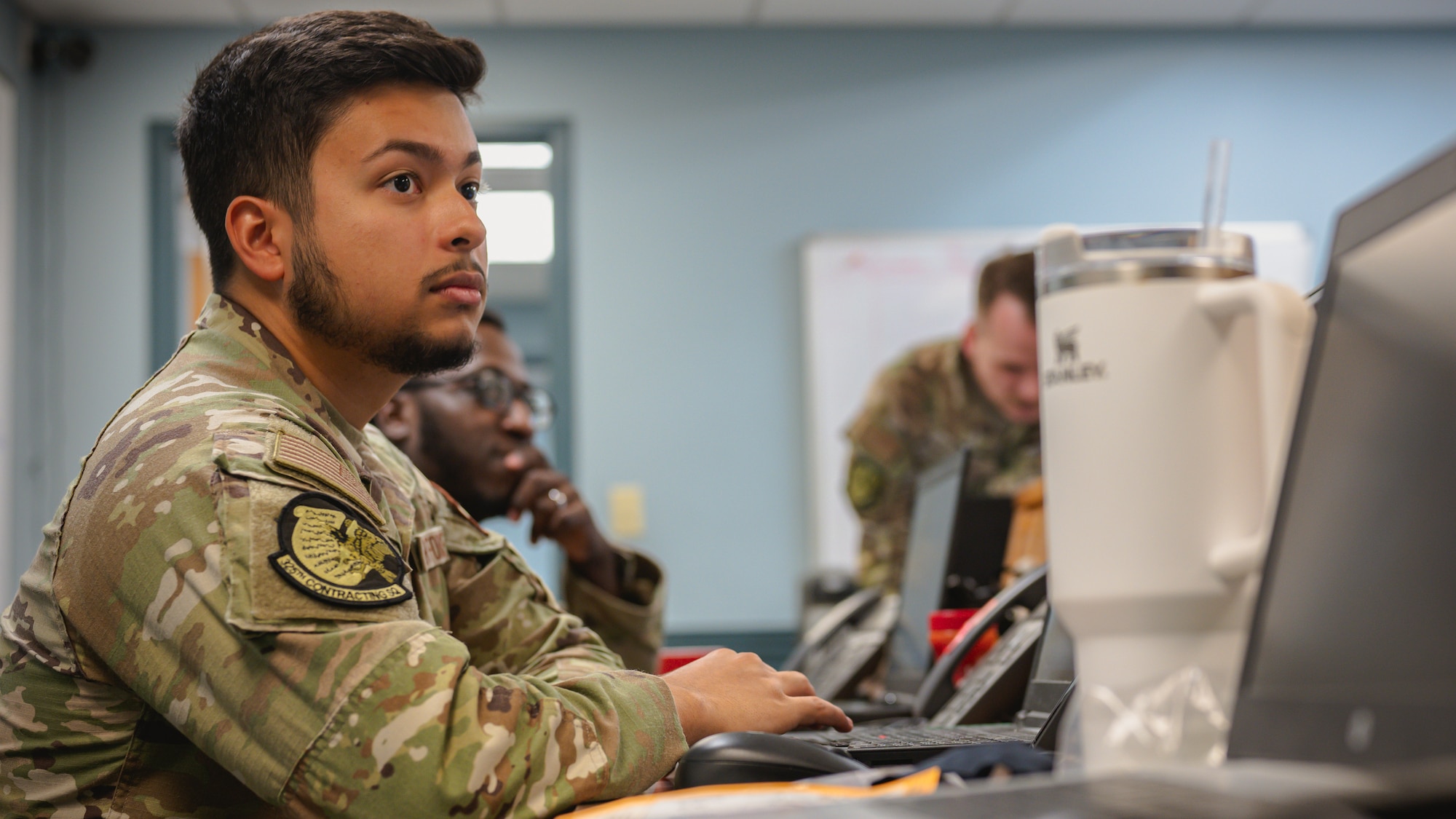 Airman observes presentation
