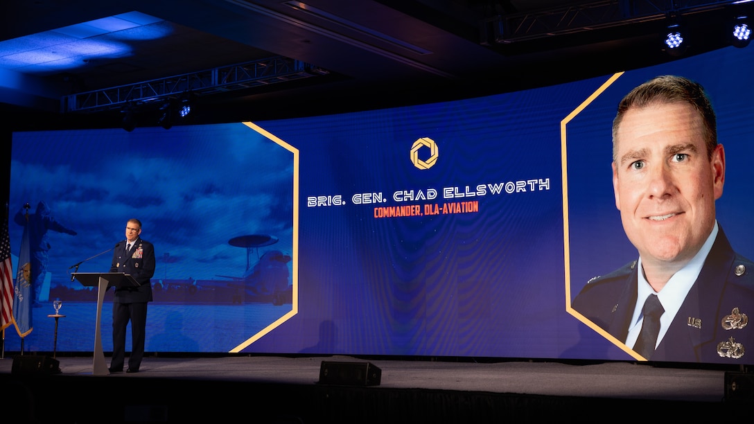Aviation commander delivers keynote address