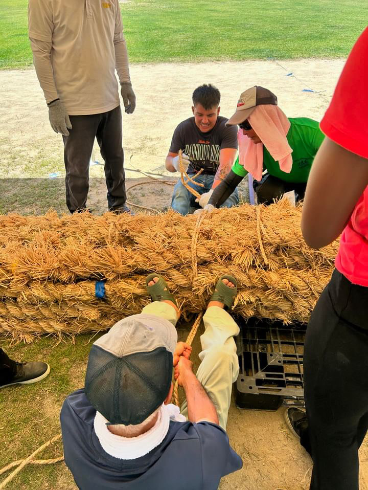 ８月４日、海兵隊キャンプ・キンザーＳＭＰが宜野湾市大山区の大綱引きに参加しました。