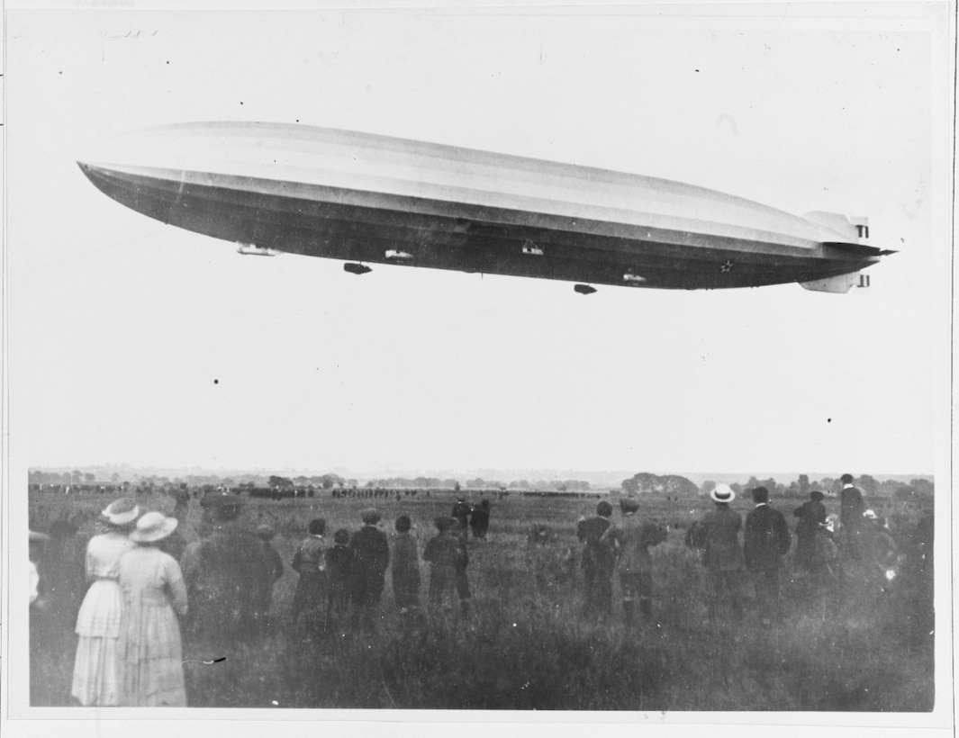 British airship R-38