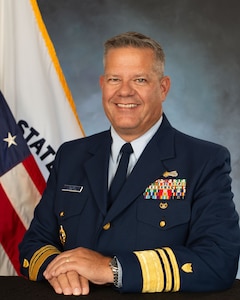 Vice Admiral Thomas G. Allan Jr Official Photo