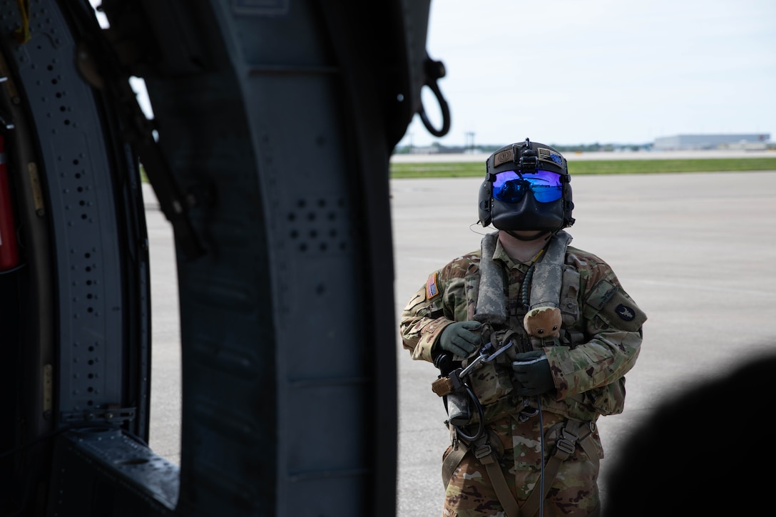 Soldiers of the 2-147th Assault Helicopter Battalion, 63rd Theater Aviation Brigade, perform a helocast demonstration as part of the Thunder Over Louisville’s Air Show in Louisville, Kentucky, April 20, 2024.