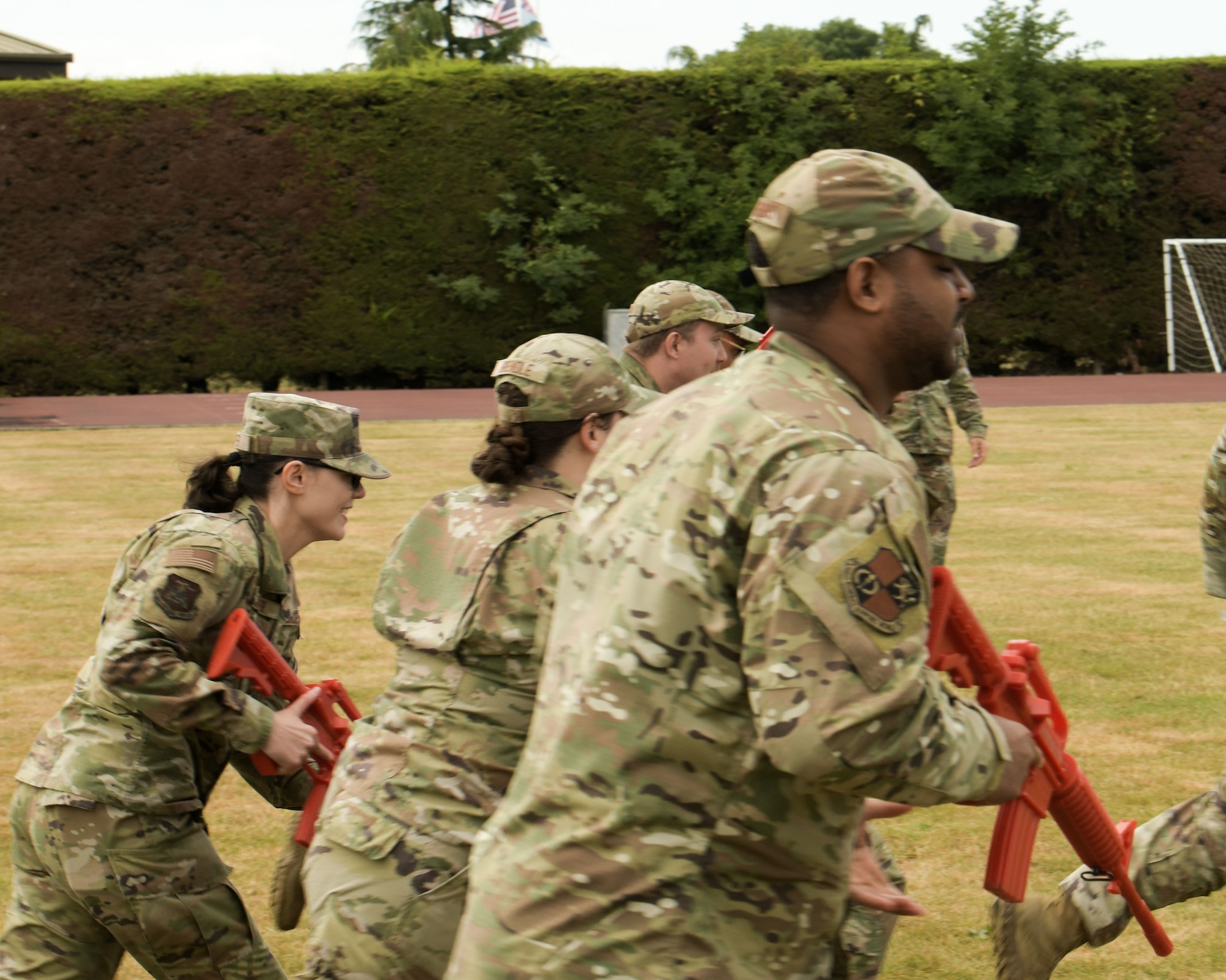 Pathfinders demonstrate battlefield
movement skills.