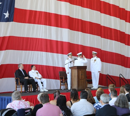 HM-15 Holds Change of Command Ceremony, Welcomes New Commanding Officer ...