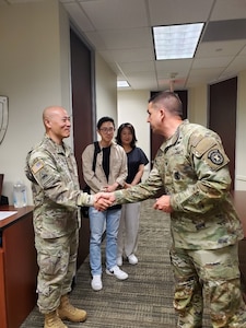 Army chaplain achieves recruiting success while juggling life-threatening family emergency