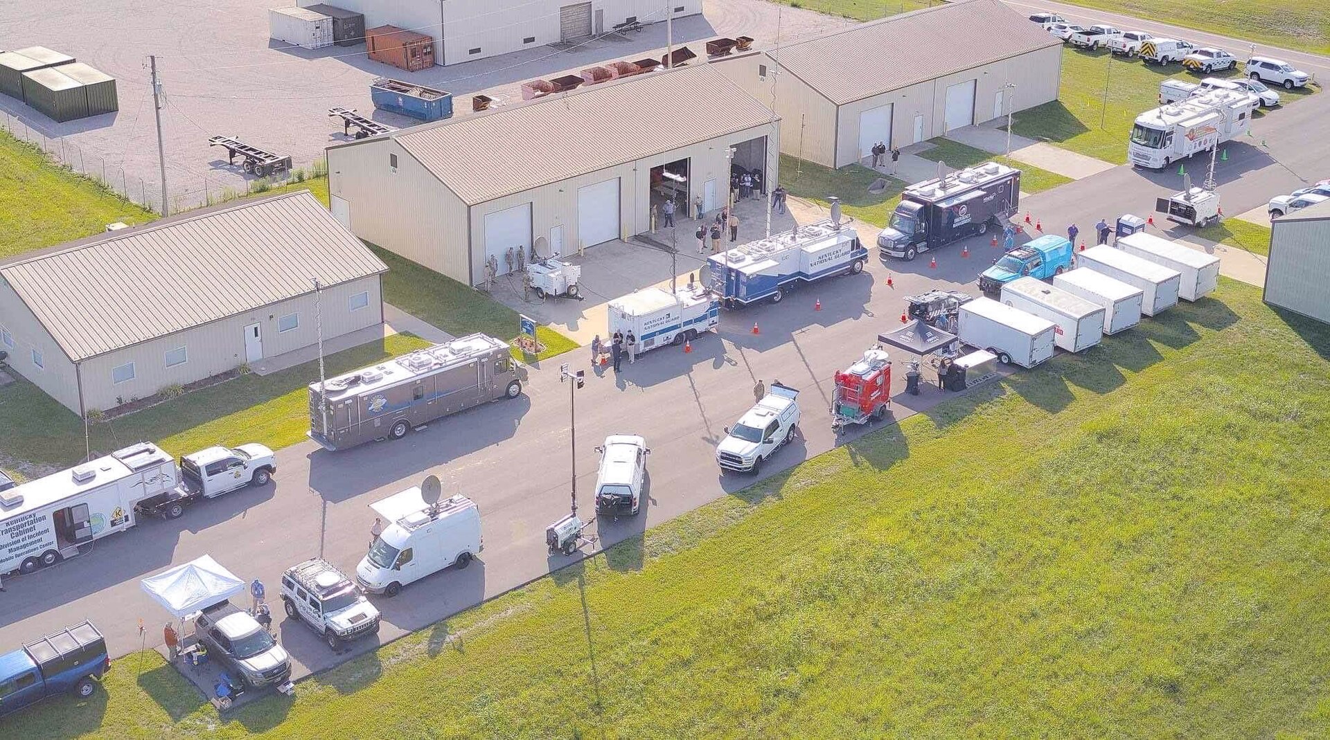 Emergency Command Units from various agencies were on hand at a road show event at the beginning of the weeklong exerceise. Soldiers from the Kentucky Army National Guard’s Communication/Information Technology Mission Command mobilized through parts of western Kentucky August 12-16 for a natural disaster response exercise. (U.S. Army National Guard Courtesy Asset)