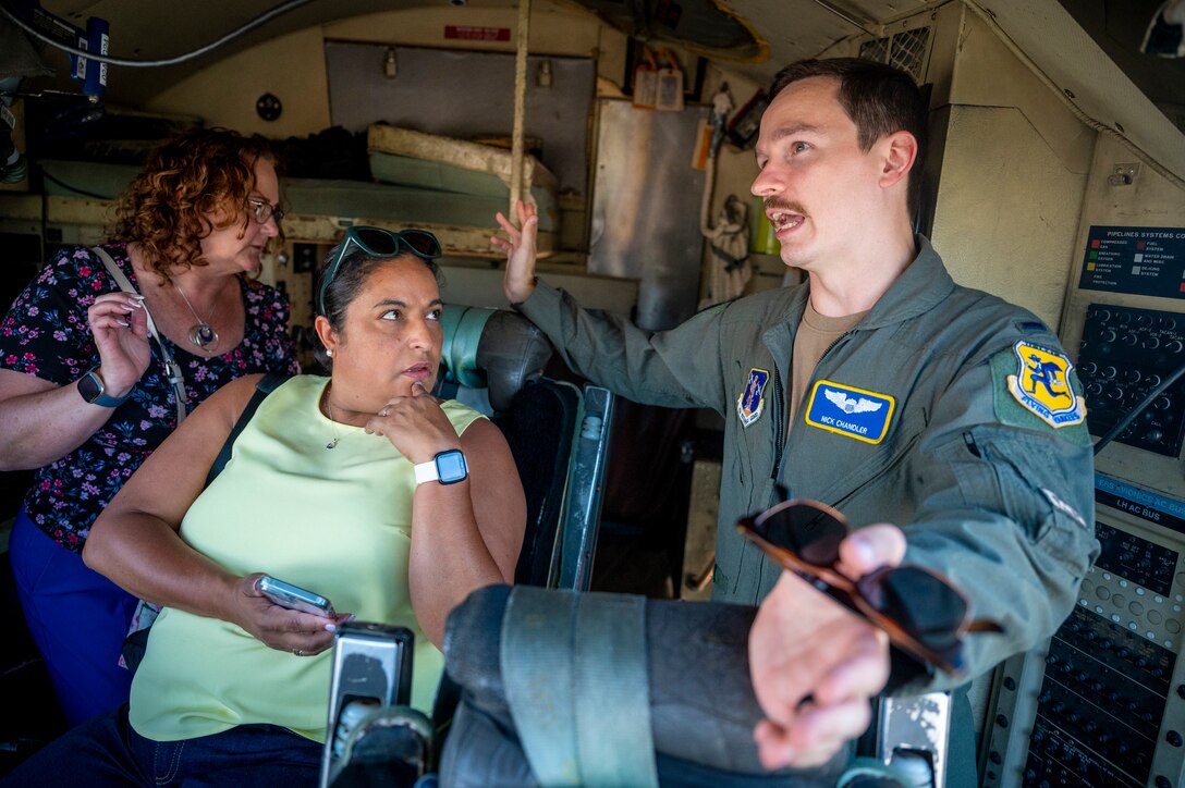 Civil leaders tour Connecticut National Guard facilities, flies Connecticut’s skies