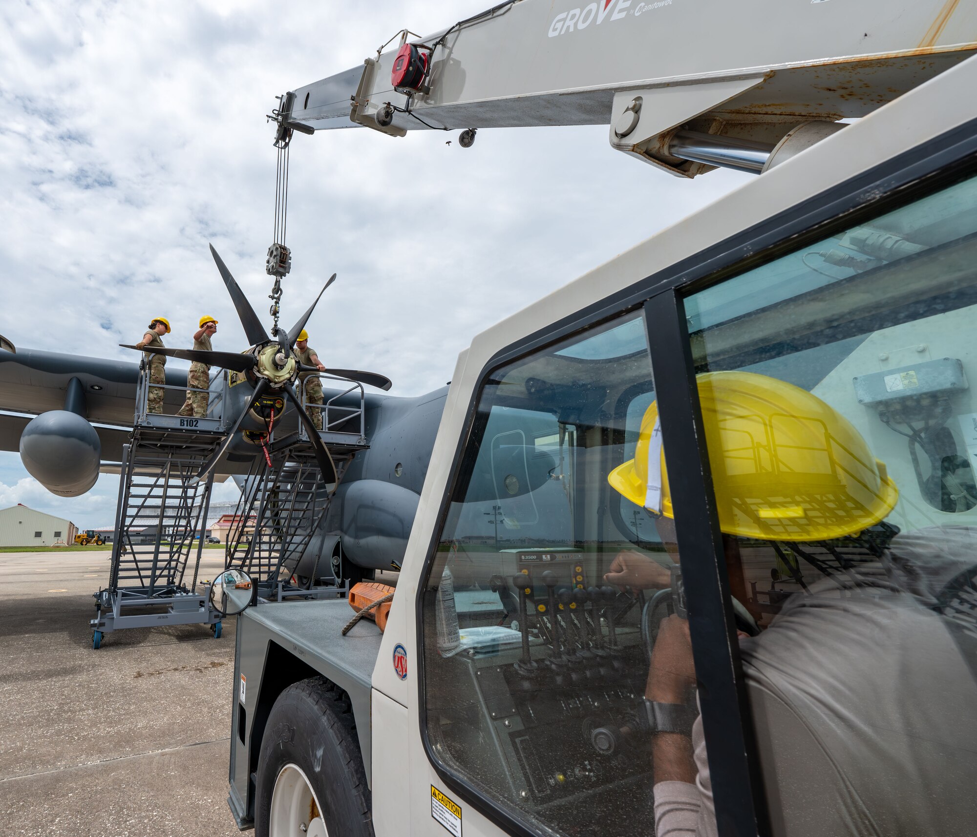 Combat rescue Engine Specialist install a propeller