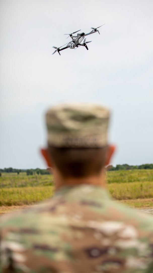 U.S. Sen. James Lankford meets with Oklahoma National Guard leaders and other members of the Oklahoma Advanced Air-mobility innovation group following a demonstration from the Oklahoma National Guard’s Counter UAS school to discuss the unique capabilities at Camp Gruber Training Center, Aug. 22, 2024. The Oklahoma National Guard partnered to establish this working group to integrate unmanned systems support and capabilities across multiple domains including domestic response. Organizations in attendance include tribal, state, higher education, emergency management, and aerospace industry partners. The OKNG’s UAS initiatives relate to both the federal and state National Guard missions including survivability on the battlefield of the future as well as domestic response in the homeland. (Oklahoma National Guard photo by Sgt. Haden Tolbert)