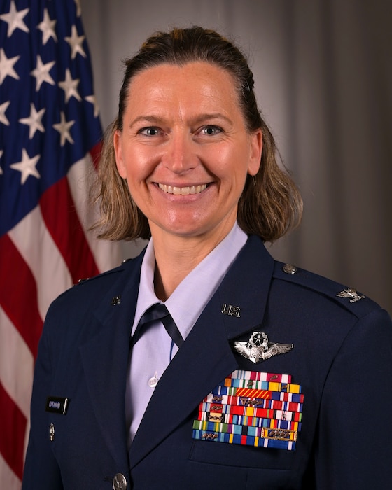 Official photo of Col. Kelly Hobgood