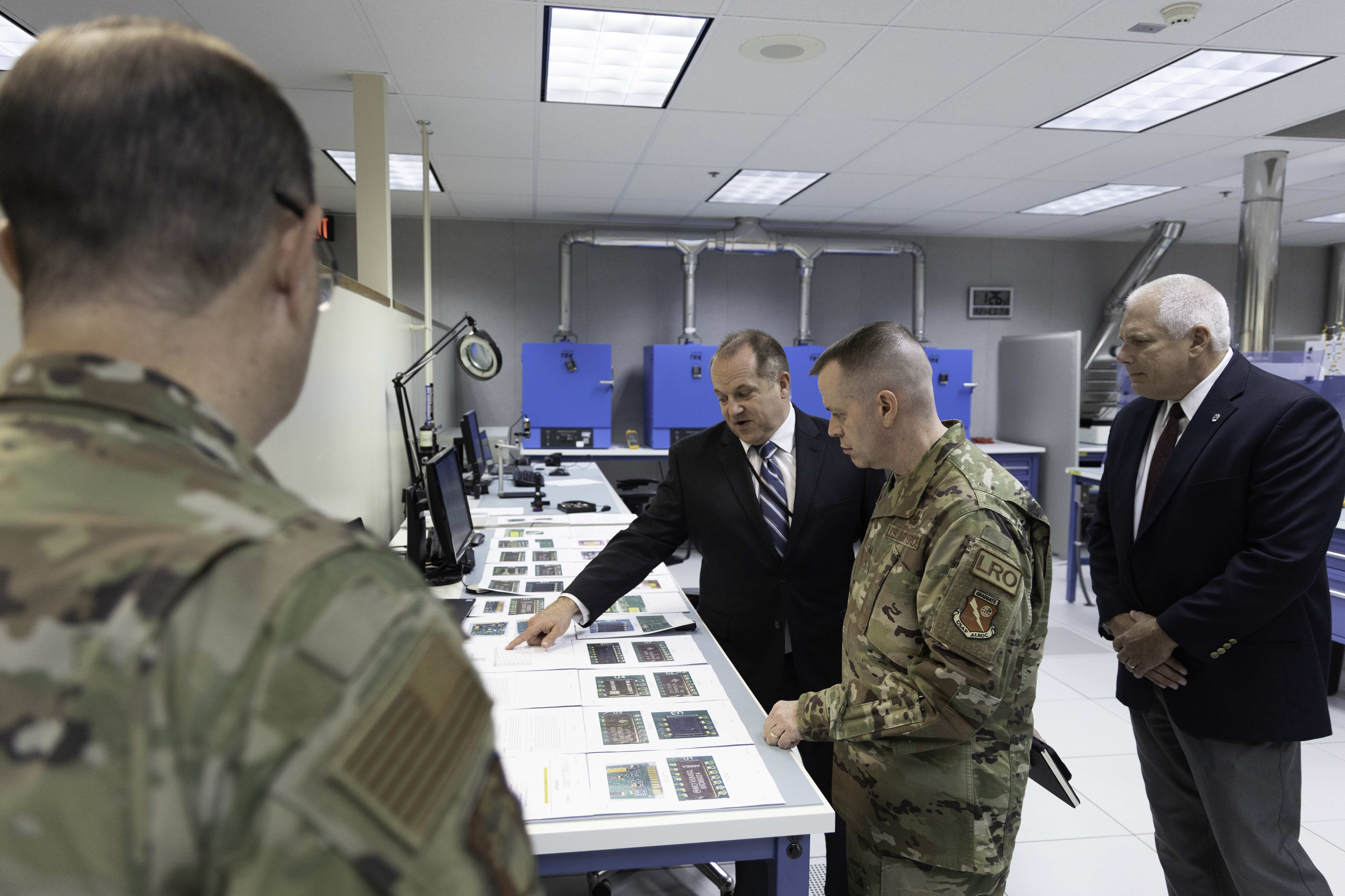 DLA's director of logistics visits DSCC > Defense Logistics Agency
