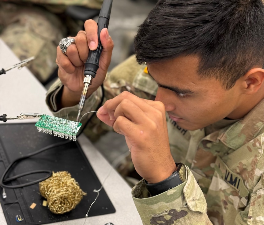 91st Cyber Brigade hosts VMI cadets during drill weekend