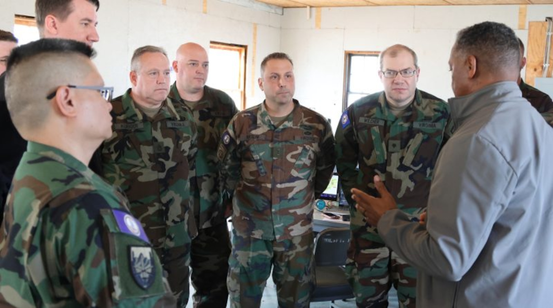 Secretary Crenshaw visits VDF training at Fort Barfoot