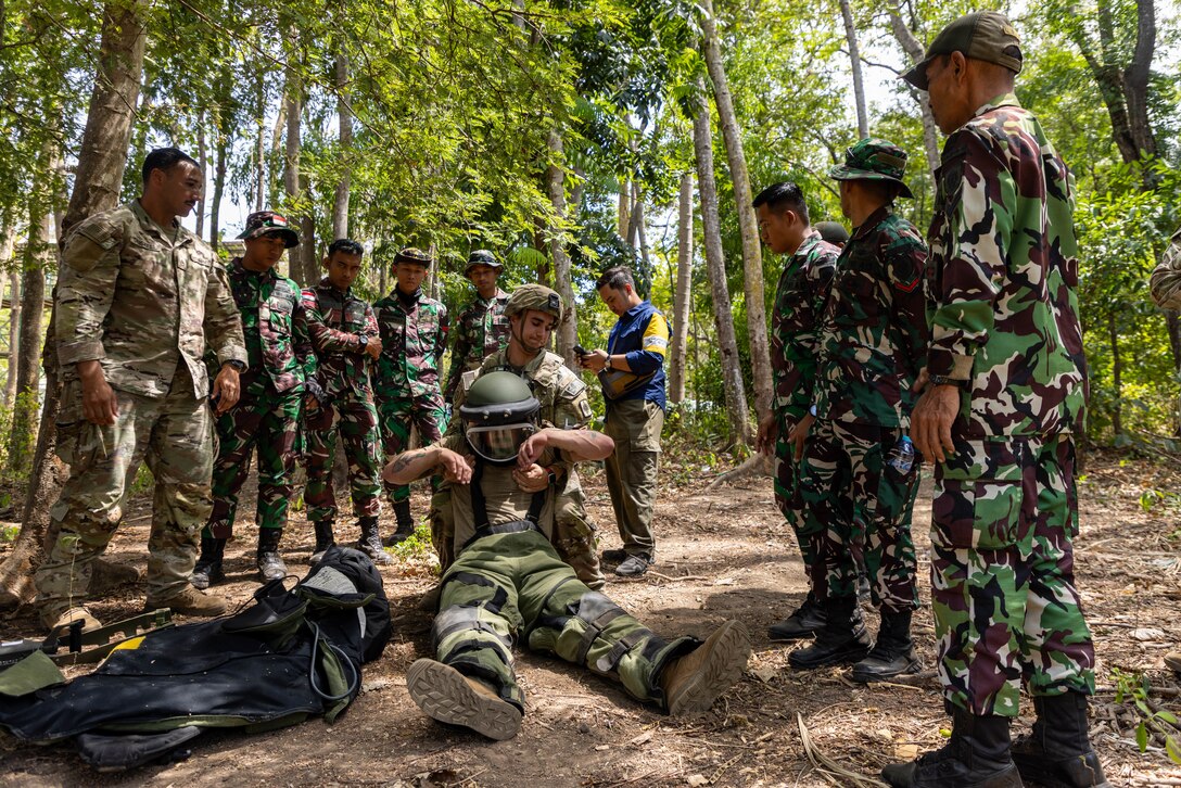 U.S. Army Soldiers with the 65th Ordnance Company (EOD), 303D Ordnance Battalion (EOD) partner with members of the Indonesian National Armed Forces during a bi-lateral training for Super Garuda Shield 2024, at Puslatpur 5, Indonesia, Aug. 30, 2024.