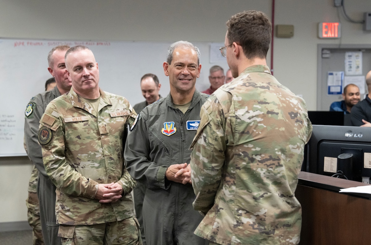 photos of U.S. Air Force Airmen talking