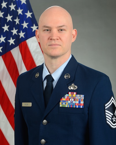 Official portrait of Senior Master Sgt. Alan Kitler