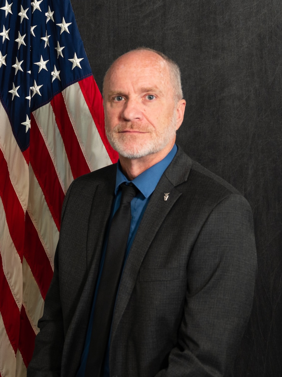 Dr. Robert Baurle official portrait.
