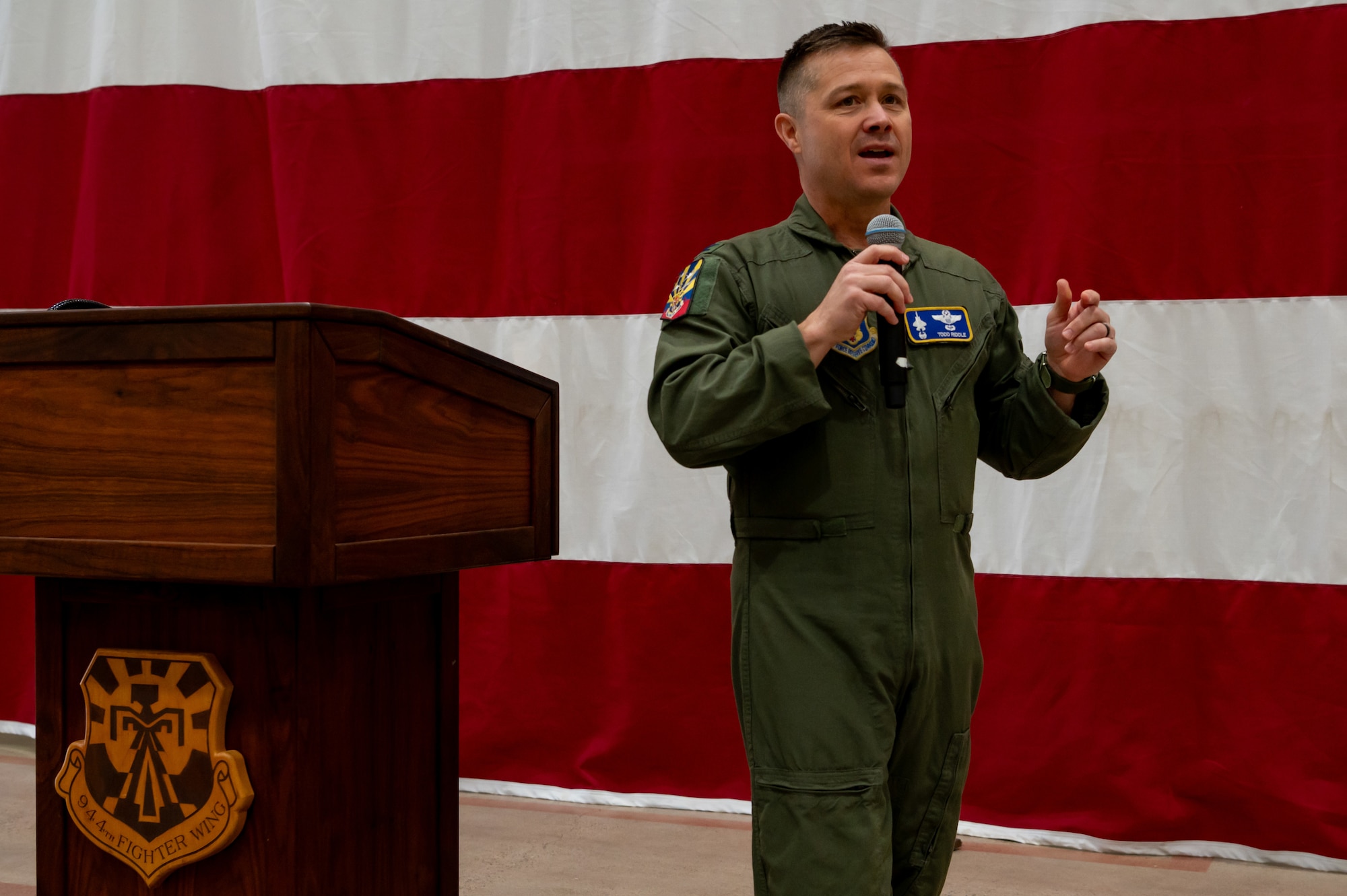 944th Fighter Wing Commander Col. Todd Riddle speaks to the 944th FW Airmen during a homecoming celebration at Luke Air Force Base, Ariz., Nov. 17, 2024, upon the conclusion of Exercise Desert Hammer 25-1. Exercise Desert Hammer 25-1 emphasizes the U.S. Air Force Reserve’s commitment to readiness by integrating Agile Combat Support and Large Force Exercise capabilities in a contested environment. (U.S. Air Force photo by Senior Airman Alexis Orozco)