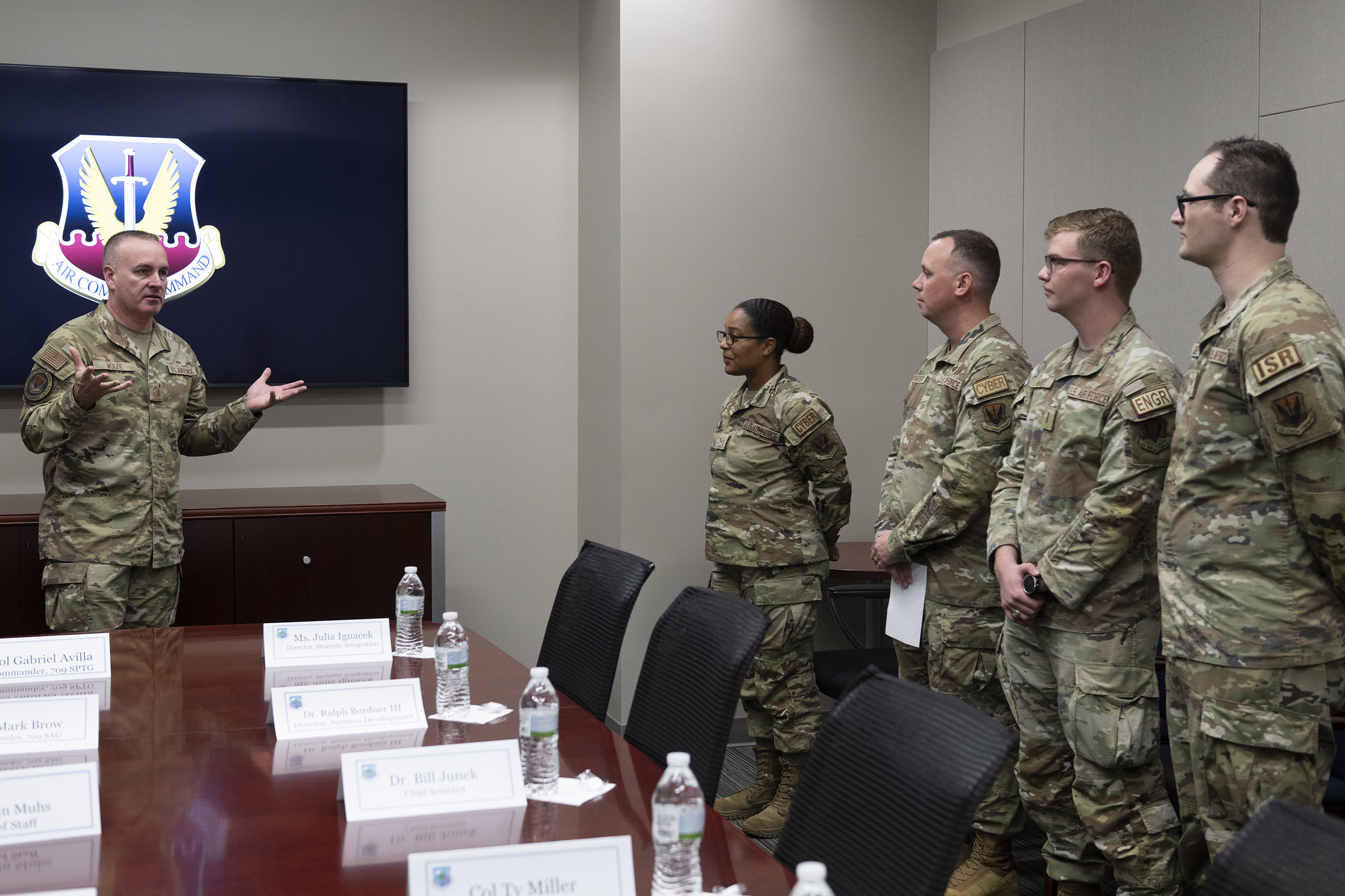 COMACC, Command Chief immerse into AFTAC mission > Air