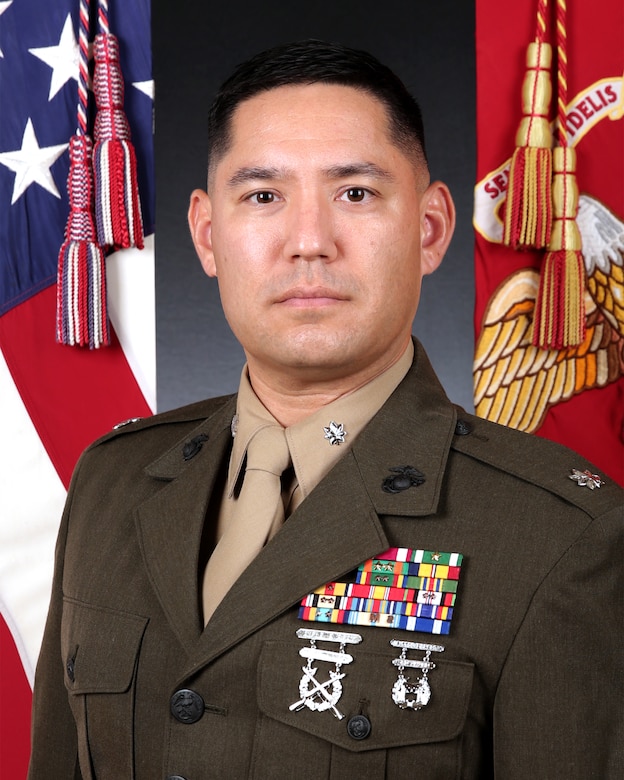 Lieutenant Colonel Scott W. Caton Command Board Photo.