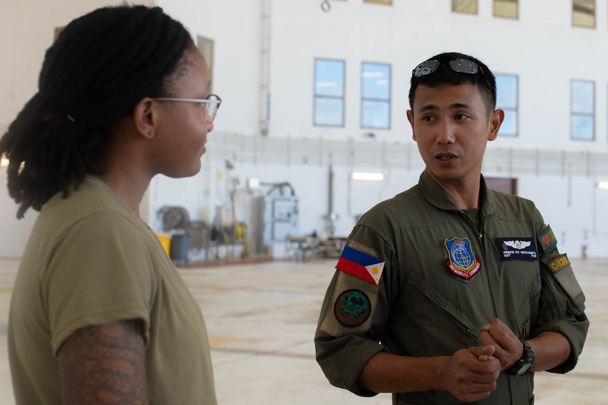 横田基地　Christmas drop 2024 パッチ レア！1枚のみ 航空自衛隊 クリスマスドロップ パッチ PVC 米空軍