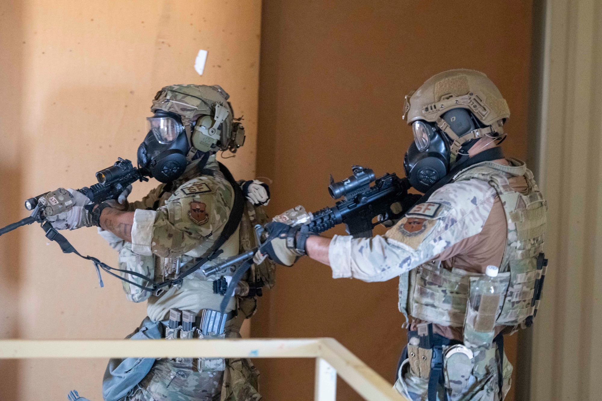 Airmen assigned to the 49th Security Forces Squadron participate in the Regulator Rodeo exercise at Holloman Air Force Base, New Mexico, Dec. 4, 2024. The exercise is designed to provide 49th SFS Airmen with an opportunity to demonstrate their operational knowledge through a force-on-force scenario utilizing simunitions rounds and other advanced training aids. (U.S. Air Force photo by Airman Elijah Strickland.)
