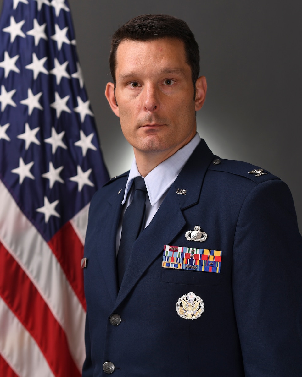 Colonel Zachary Gray headshot