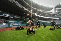 soldiers working out