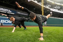 soldiers working out