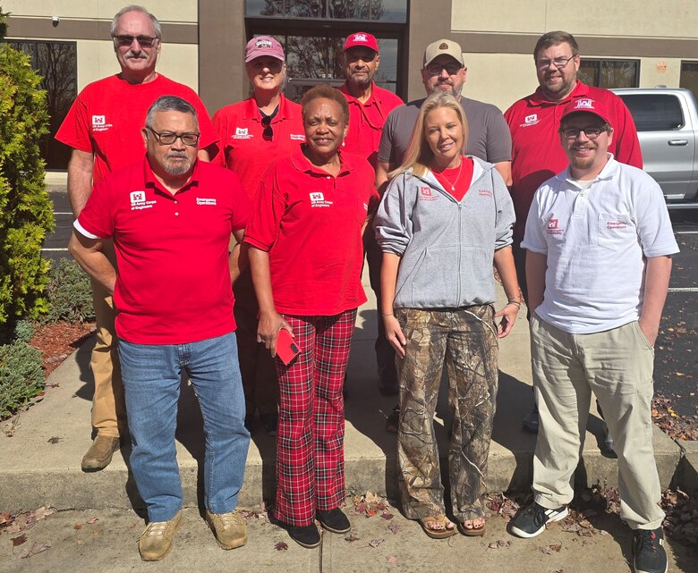 Members of emergency relief deployed to NC posing for a group picture