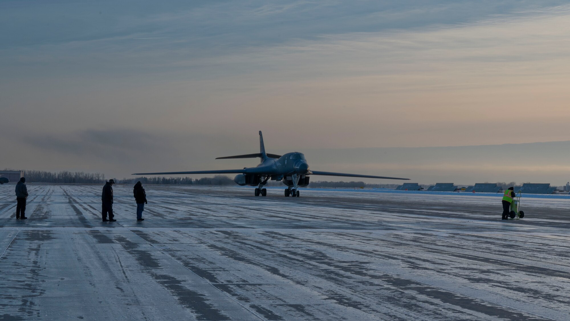 Fourth B-1B Lancer touches down, bed down continues at Grand Forks AFB