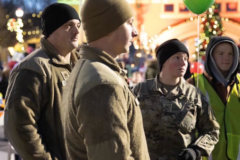 Kentucky National Guard Soldiers with Charlie Battery, 2nd Battalion, 138th Field Artillery Brigade took part in the 2024 Bardstown Christmas Parade, Dec. 5, 2024. (U.S. Army National Guard photo by Milt Spalding)