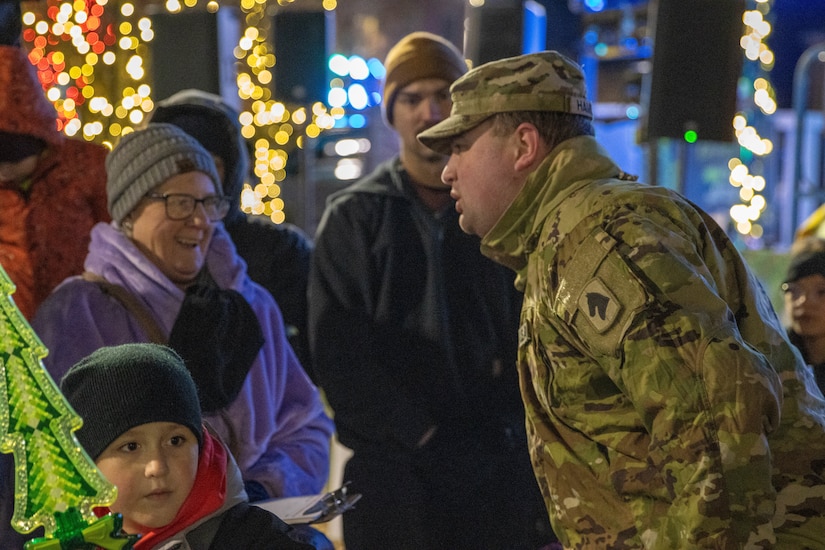 Kentucky National Guard Soldiers with Charlie Battery, 2nd Battalion, 138th Field Artillery Brigade took part in the 2024 Bardstown Christmas Parade, Dec. 5, 2024. (U.S. Army National Guard photo by Milt Spalding)