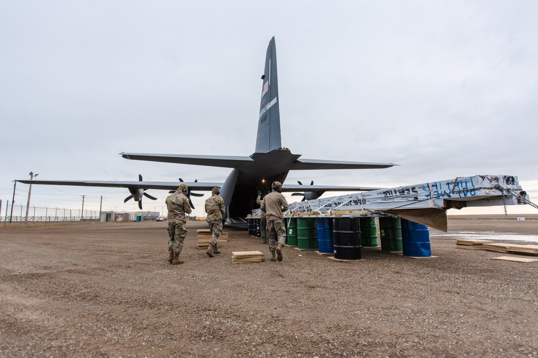 Members of the Kentucky Air National Guard’s 123rd Airlift Wing conduct a combat offload of cargo from a C-130J Super Hercules aircraft in Wainwright, Alaska, as part of Operation Arctic Haven Sept. 2, 2024.